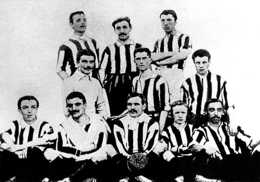 Nata il 1 novembre del 1897 la Juve inizia subito a vincere: il primo scudetto  datato 1905. Questa era formazione: Durante, Armano, Mazzia, Walty, Goccione, Diment, Barberis Varetto, Forlano, Squair, Donna. LaPresse